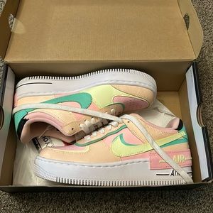 Wmns Air Force 1 Shadow 'Arctic Punch Barely Volt'